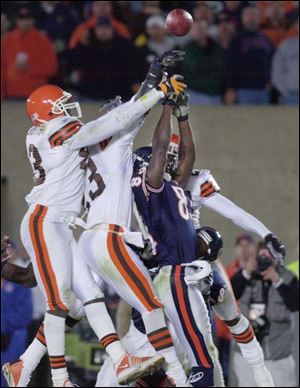 Chicago's David Terrell goes up against three Browns defenders for Shane Matthews' Hail Mary pass.