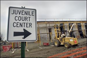 REG regcon14 03 - 011402 - Construction at the Wood County Juvenile Court construction site.. The Blade/Allan Detrich