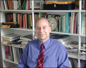 Dr. Akbar Ahmed, who speaks in Toledo next week, said the West must understand the struggle going on within Islam.