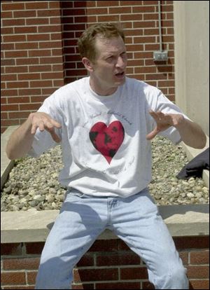 Mark Jolly says he jumped from his window into a tree. His cat survived, but the veteran he helped take care of did not.