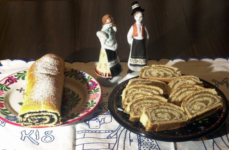 'Tis the season for tasty poppyseed rolls, nut rolls, and kifli The Blade
