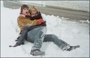 Ashton Kutcher and Brittany Murphy have a genuine chemistry as a couple in Just Married.