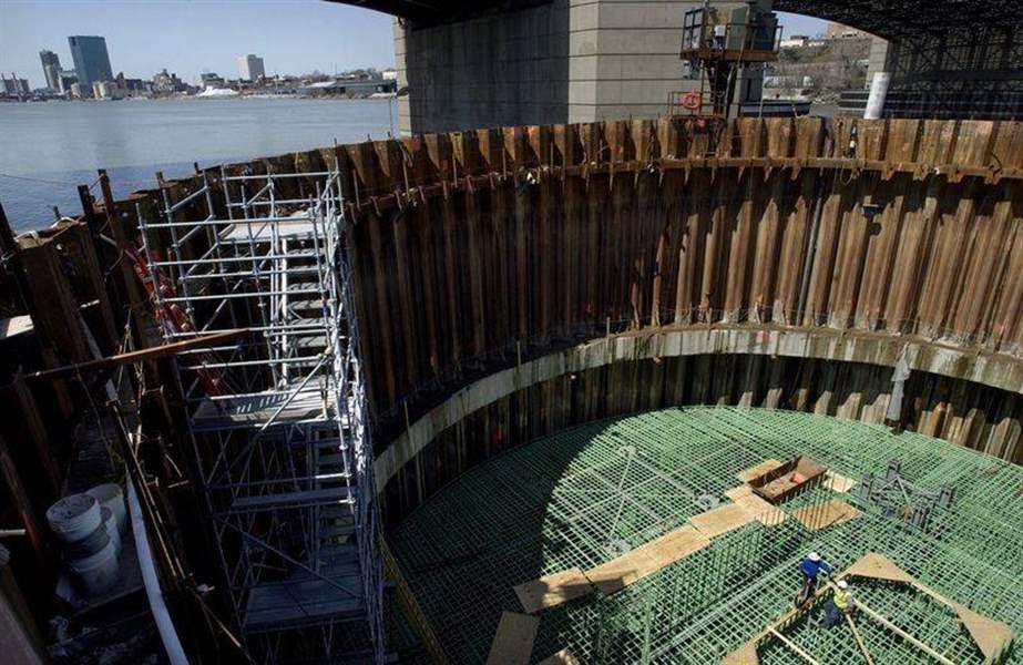 900-ton-trusses-are-heavy-lifting-2