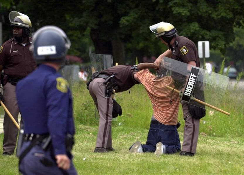 Police-rain-quell-mayhem-in-Benton-Harbor-after-2-straight-nights-of-riots