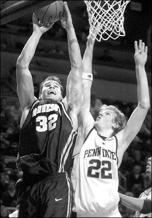 Minnesota s Kris Humphries (32) leads the Big Ten in both scoring, at 23.2 points per game, and rebounding, with 10.6.