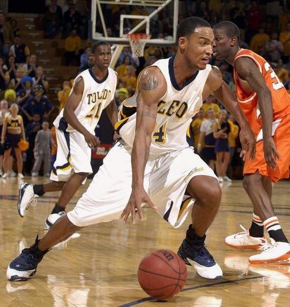 Toledo-slips-past-BG