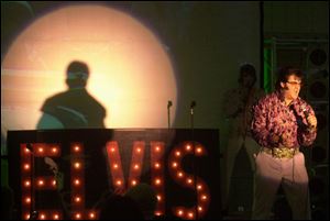 Robert Rosencrantz sings during last year's festival.