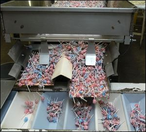 Dum Dums and other Spangler products soon will be marketed in Mexico through the new distribution alliance.