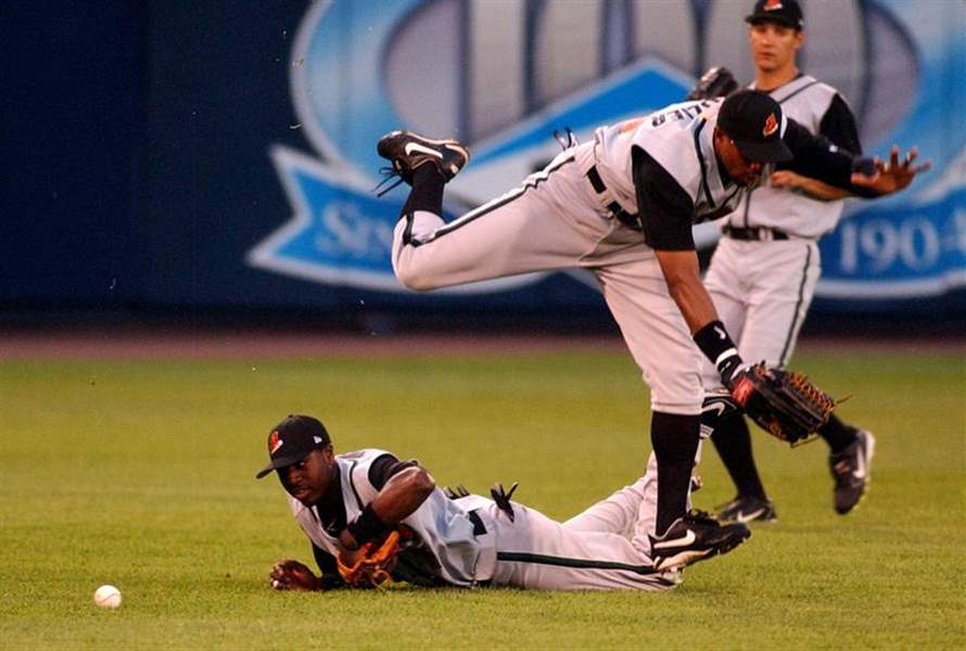 Hens-pitchers-make-early-lead-hold-up-2