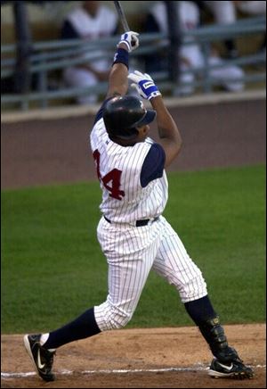 Jorge Toca singles in the second inning, and later scores on a sacrifice fly by Guillermo Rodriguez. Toca had two hits.