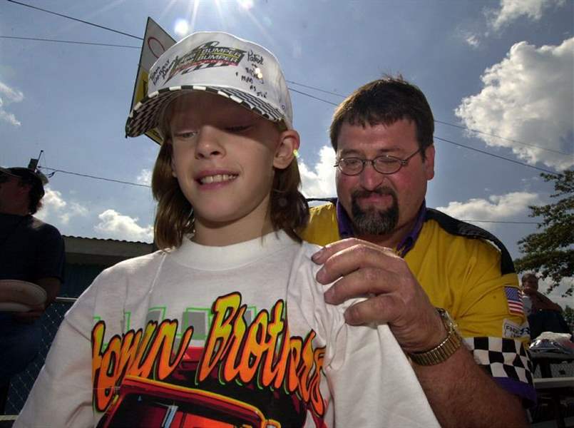 Pulltown-fans-love-the-drivers-2