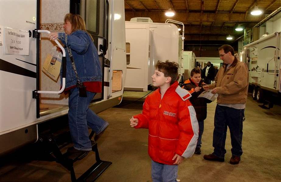 Recreational-vehicles-on-display-by-area-dealers