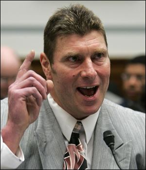 Former Steelers lineman Steve Courson testifies regarding NFL steroids policy.