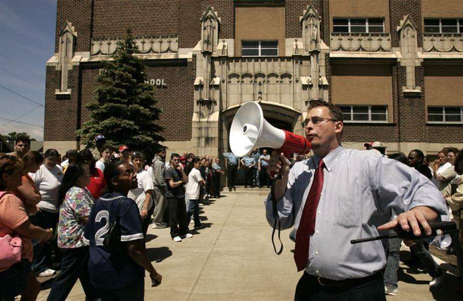 Riverside-Elementary-locked-down-after-reports-of-gunman-3