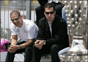 Pole-sitter Tony Kanaan of Brazil and Sam Hornish Jr. will have the Borg-Warner Trophy in their sights today in Indianapolis.