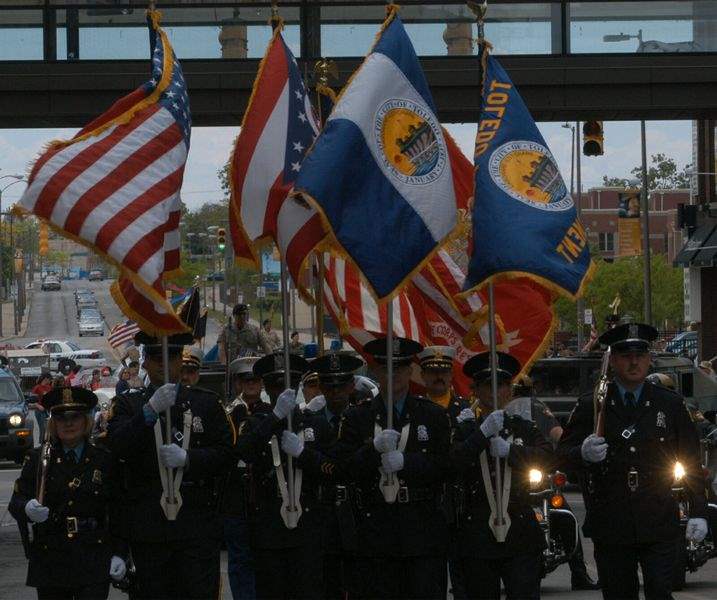 Toledo-pauses-to-honor-service-in-war-and-peace