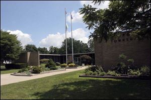 The U-shaped township hall was built in 1966, when Bedford had a much lower poulation.