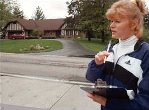 Paula Pennypacker says she was told to get to know Mr. Noe because he 'makes a lot of money.'