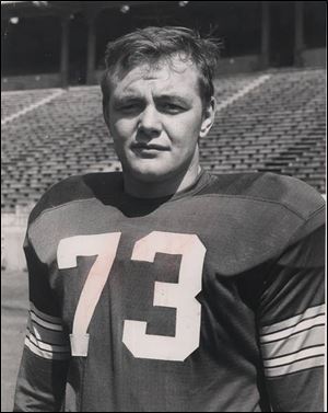 Bob Momsen blocked a punt in the 1950 