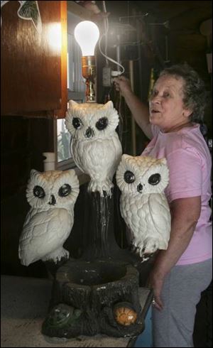 Donna Ziems and the  ugly, but
not ugly  lamp.