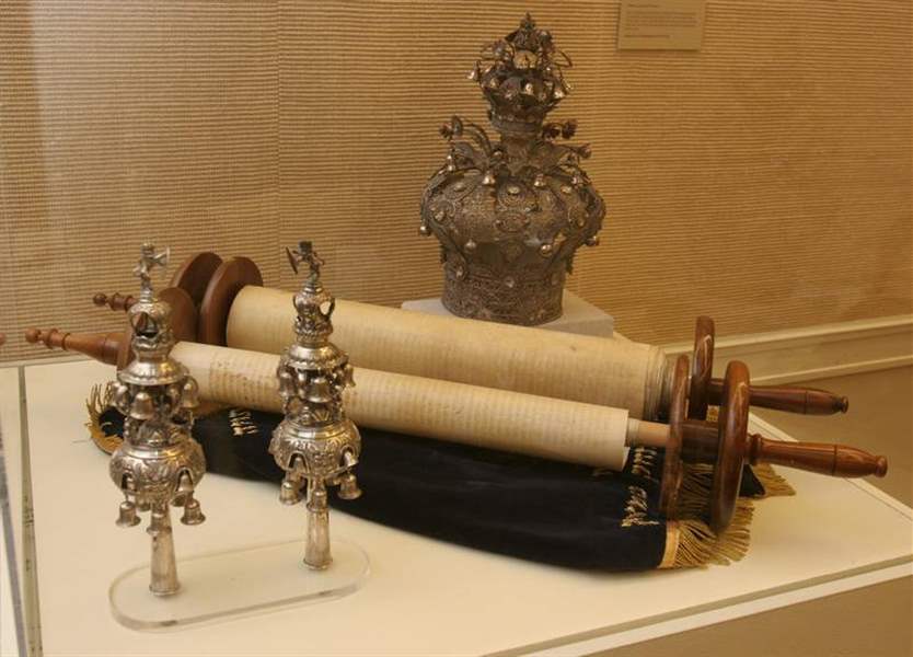 Exhibit-enhances-Jewish-Holy-Days-observance-3