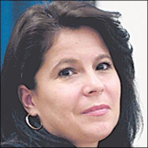 Lisa Canales-Flores 