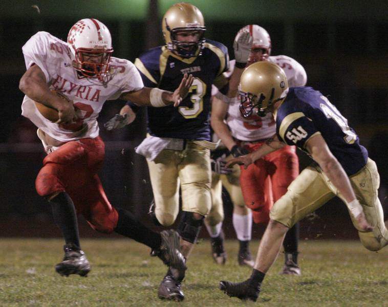 Elyria-trio-too-much-for-Titans-to-handle