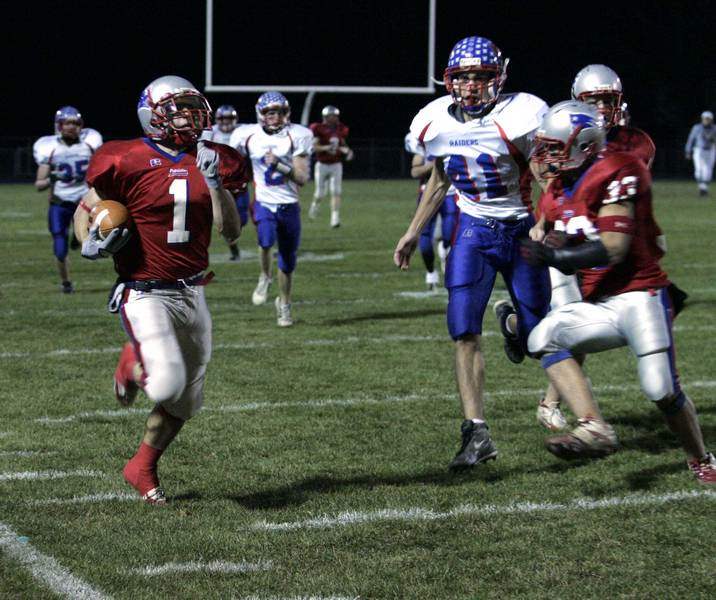 Patrick-Henry-cruises-with-big-plays-3