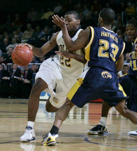 Rockets-roll-UT-shoots-well-tops-MAC-East-leader