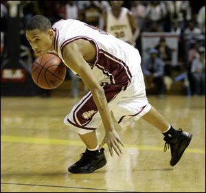 Stephen Woodley, a 6-3 senior forward, averages 10.6 points and 5.6 rebounds per game for the Bulldogs. He has made 17 3-point shots this season.

