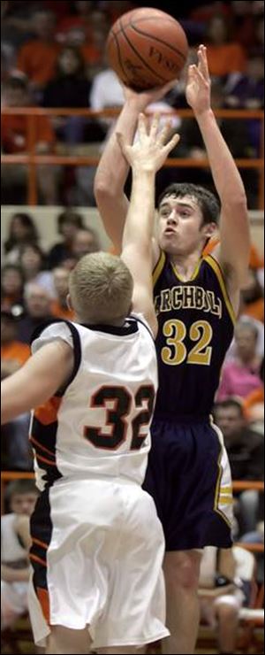 Sophomore Gene Goering, who has started for two seasons,  leads Archbold with an 18.7 scoring average. 
