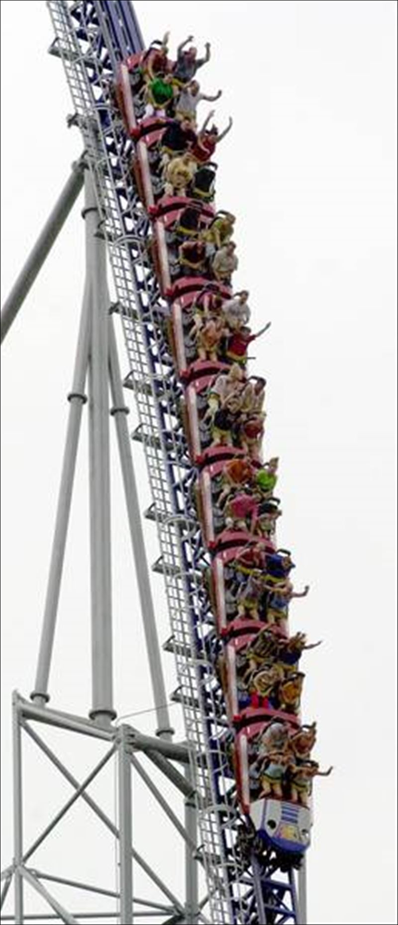 Cedar Point steps onto thrill ride of its own by slashing prices ...