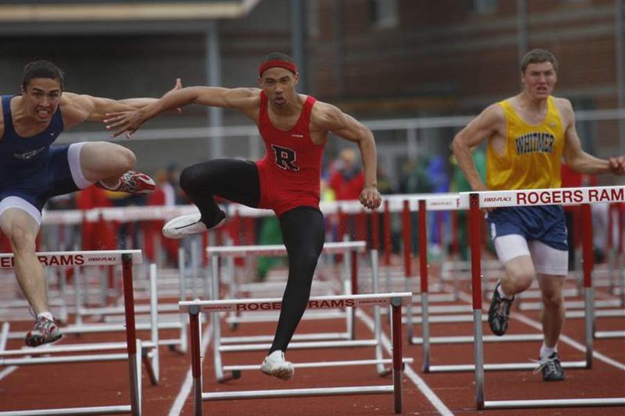 Bowsher-s-girls-hold-onto-crown-2