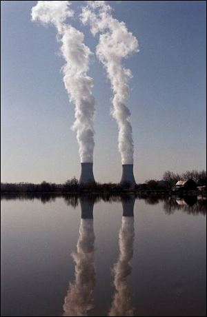 The Detroit Edison fermi II Nuclear Power Plant in Frenchtown Township, Michigan, show in 2001, is expected to be back at full power soon, after being offline for maintenance.