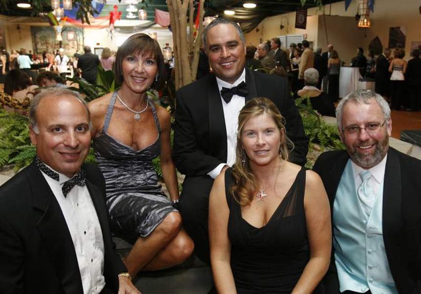 Elegant-fund-raisers-featured-feasts-art-and-auctions
