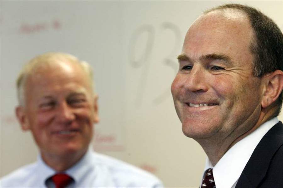 Smith-out-Navarre-in-as-Toledo-police-chief-shuffle-triggered-by-blowup-with-mayor