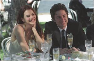 Jacinda Barrett and Zach Braff in The Last Kiss.
