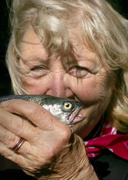 Fly-fishing-group-eases-worries-of-recovering-breast-cancer-patients-2