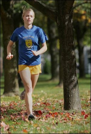 Bowling Green s Christy Titus has run a school record time of 17:48.
The senior has helped the Bobcats win three straight Division I state championships.
