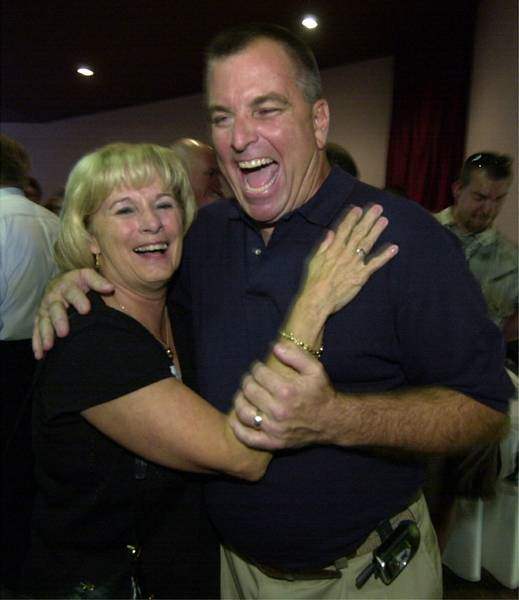 Wife-of-Noe-dangled-tape-of-04-roast-2-top-Democrats-spoke-with-her-attorney-3