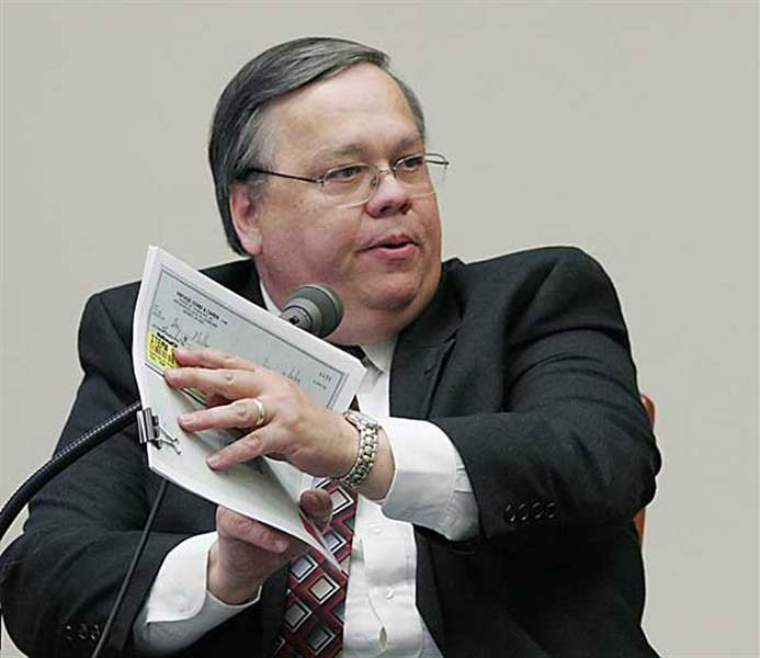 Noe-endorsed-checks-he-wrote-to-other-people-defense-attorneys-admit-2