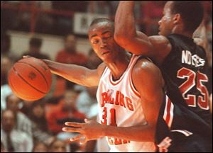 Kirk Cowan, BGSU men s basketball radio analyst on the Falcon Sports Network, averaged 11 points, 8.7 rebounds his junior year.