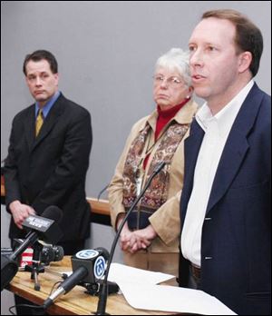 Ron Unnerstall, manager of BP s Toledo refinery, speaks to the media about the safety report. With him, from left, are Oregon city Administrator Ken Filipiak and Mayor Marge Brown.
