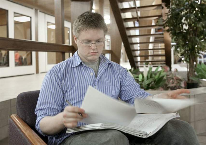 Students-face-possible-loss-of-state-funds-2