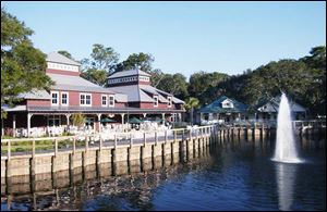 The resort's shops sell clothing, shoes, jewelry, furniture, and souvenirs.