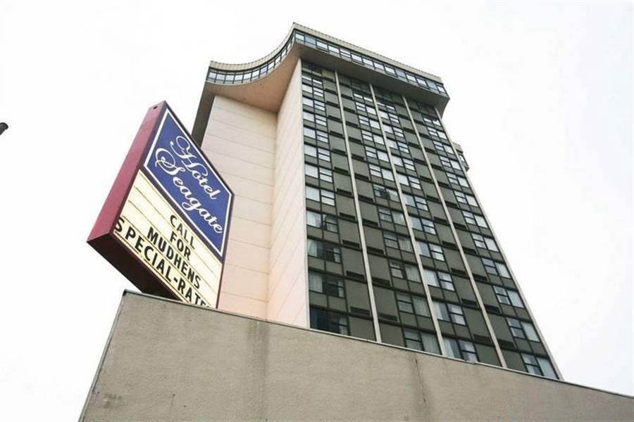 Toledo-mayor-cites-downtown-hotel-orders-cleanup-2