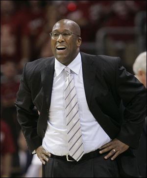 Cavaliers coach Mike Brown, above, started rookie guard
Daniel Gibson instead of Larry Hughes, who was inactive.
