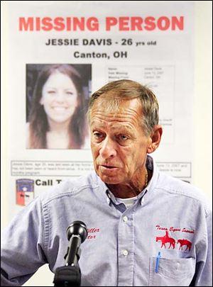  For the second time in three days, investigators <a href=http://video.ap.org/vws/search/aspx/ap.aspx?t=s60&p=ENAPus_ENAPus&g=0620dvs_oh_missing_mom&f=OHTOL><b>searched the home of a Canton, Ohio, police officer who fathered the son and unborn daughter of a woman who disappeared,</b></a> leaving a 2-year-old boy home alone.