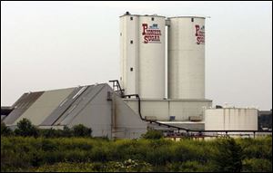 The owner of a big share in the plant to be built in Fremont will be a cooperative of sugar-beet growers.