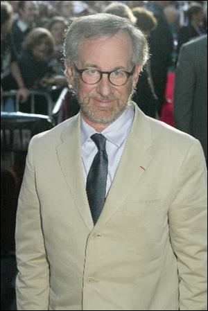 Steven Spielberg says Jaws became a stronger movie because the mechanical shark didn t work.